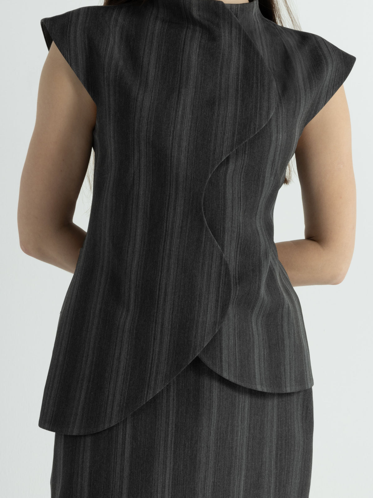 Gradient Grey Wavy Vest