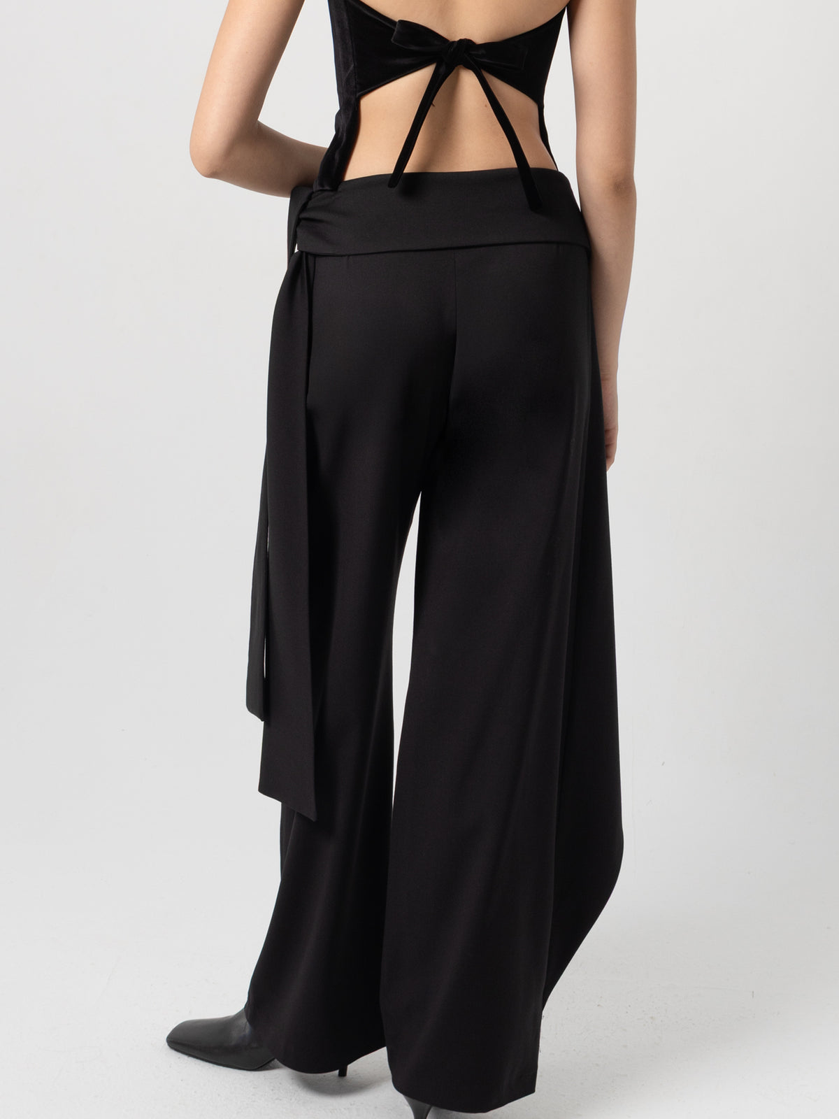 Verta Black Pants