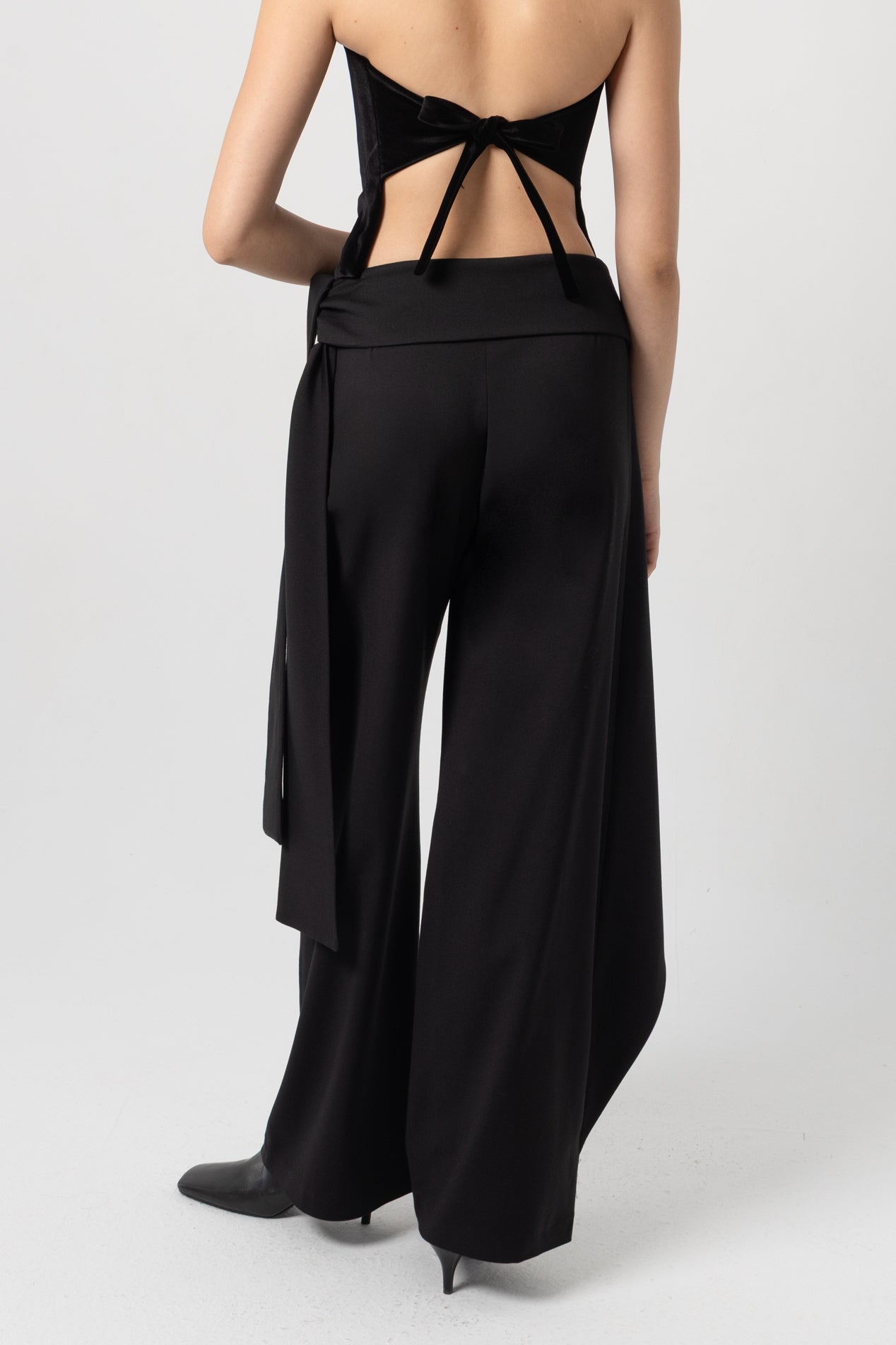 Verta Black Pants